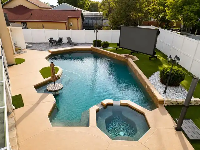 Listing Photo 8