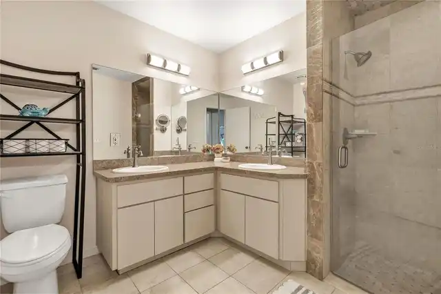 Listing Photo 16