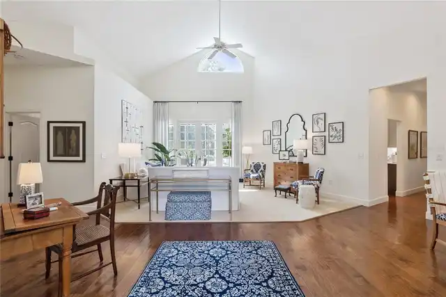 Listing Photo 8