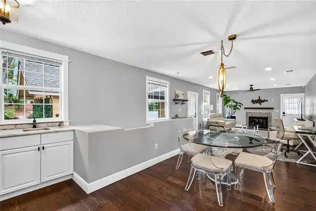Listing Photo 11