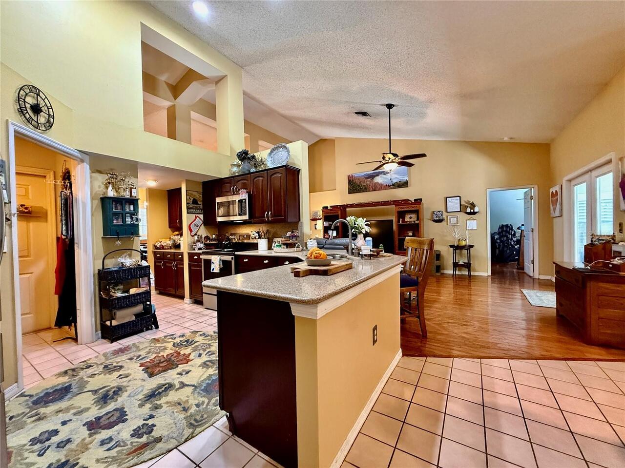 Listing Photo 12