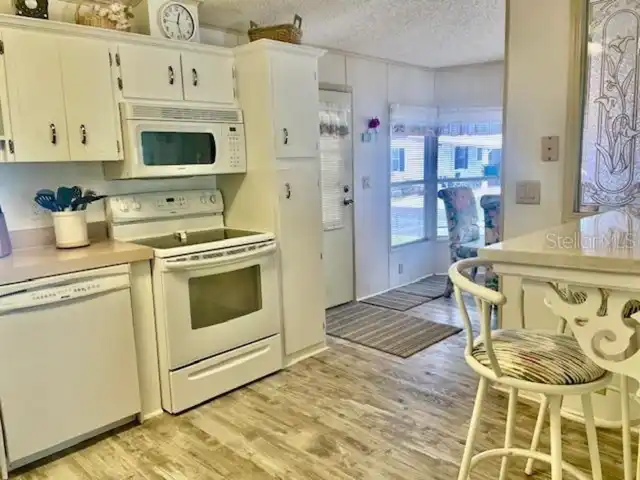 Listing Photo 8
