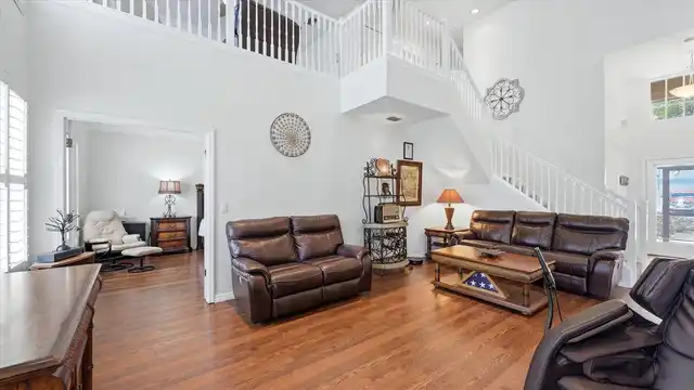 Listing Photo 8