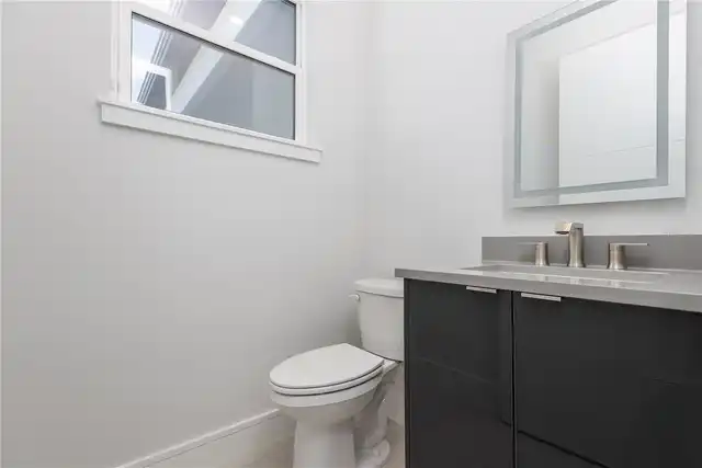 Listing Photo 12