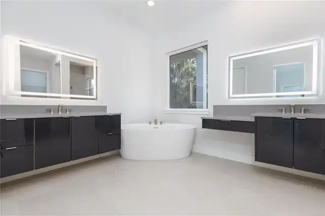 Listing Photo 15