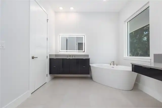 Listing Photo 17