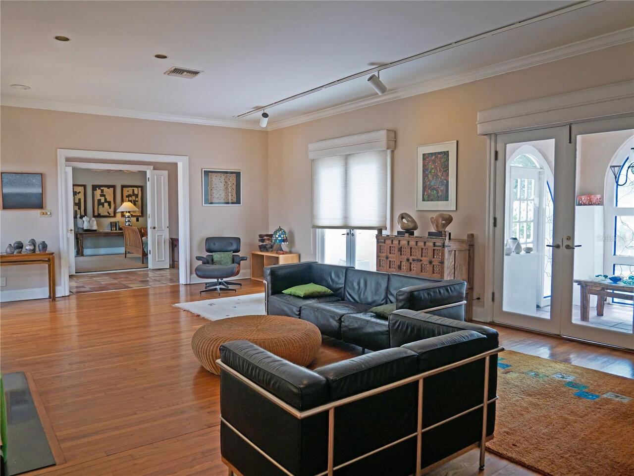 Listing Photo 9