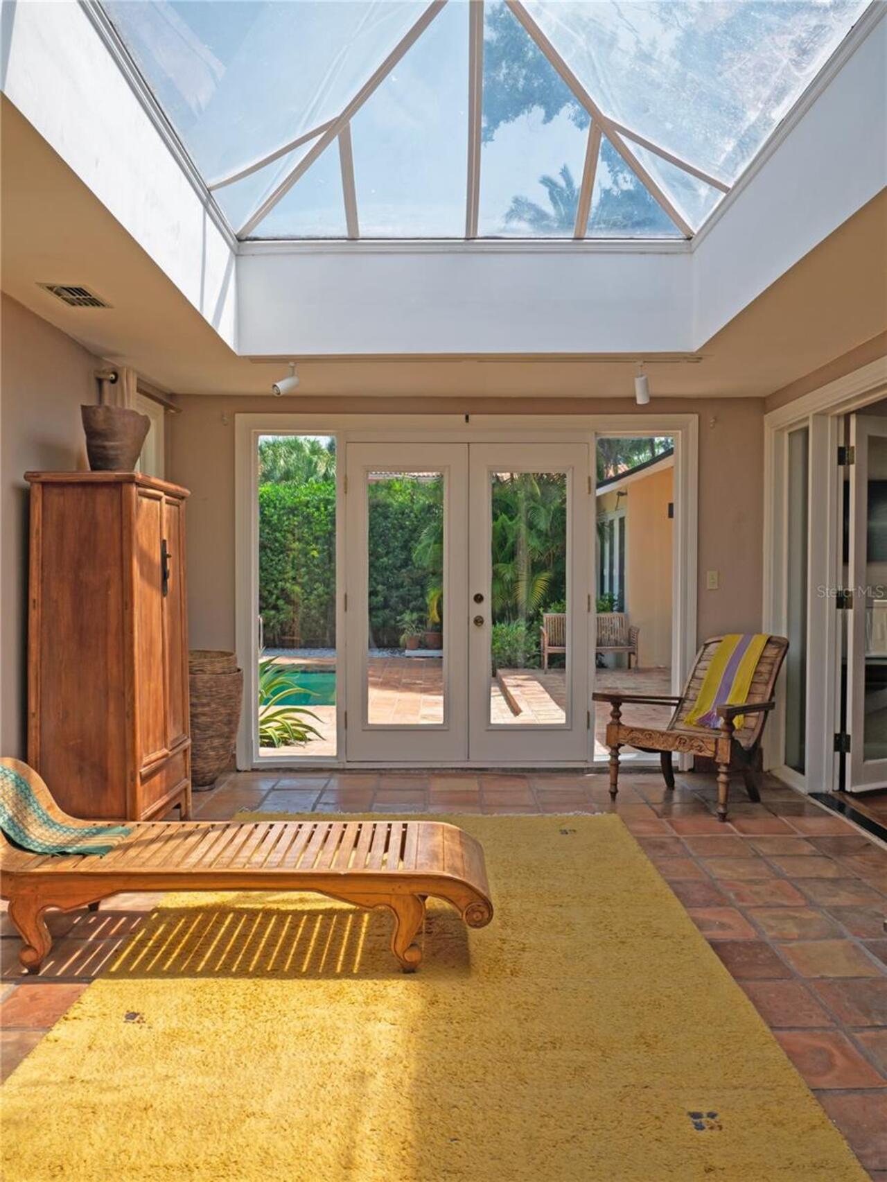 Listing Photo 12