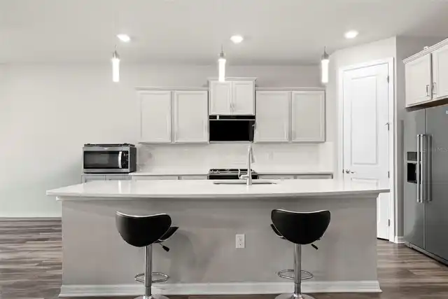 Listing Photo 12