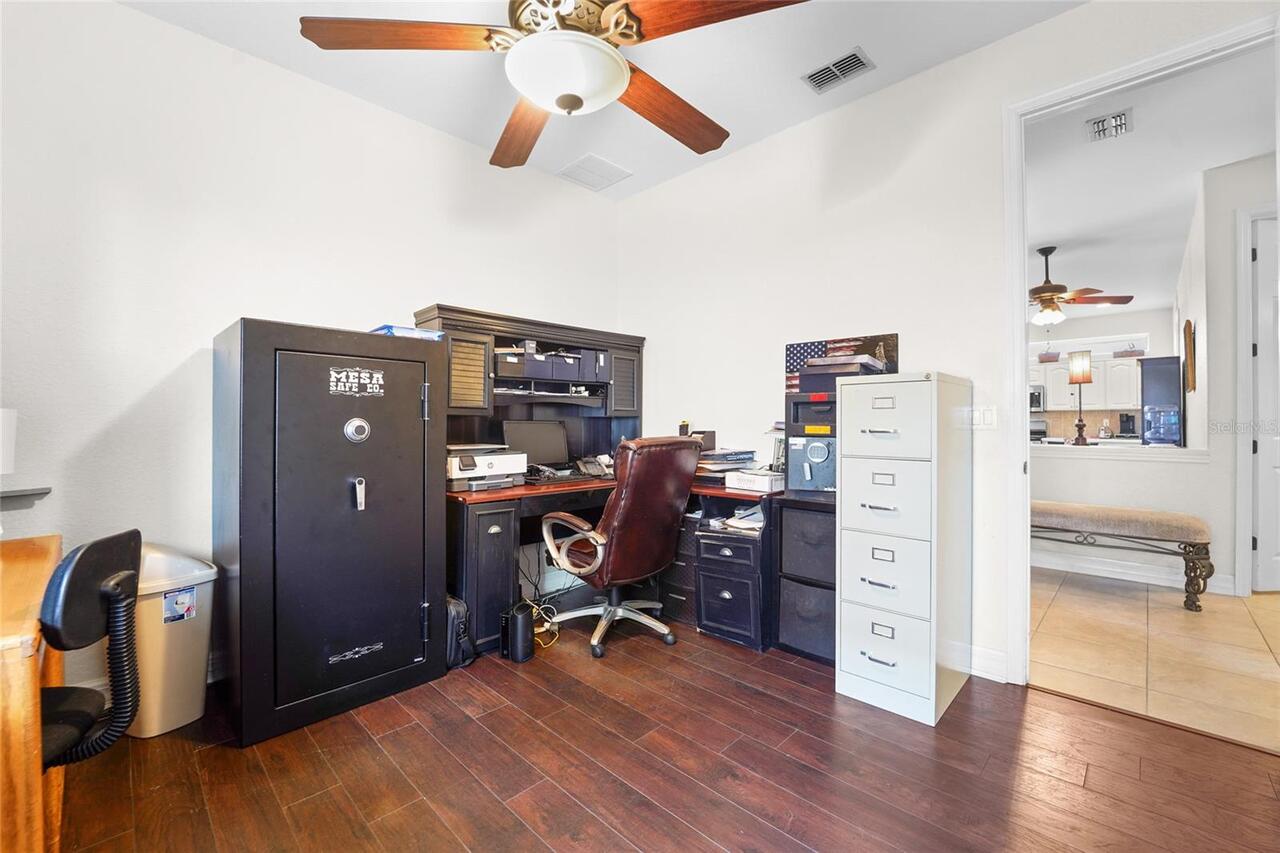 Listing Photo 12