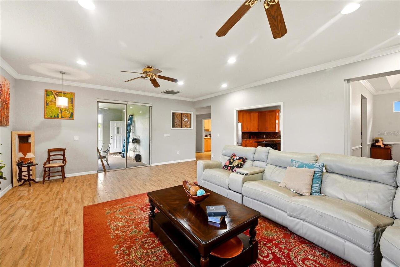Listing Photo 9