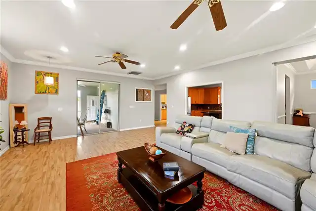 Listing Photo 9