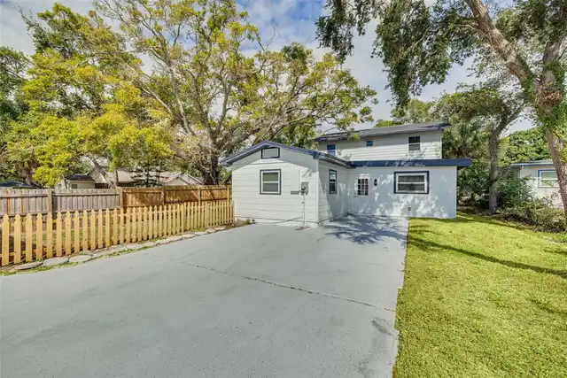 Listing Photo 10