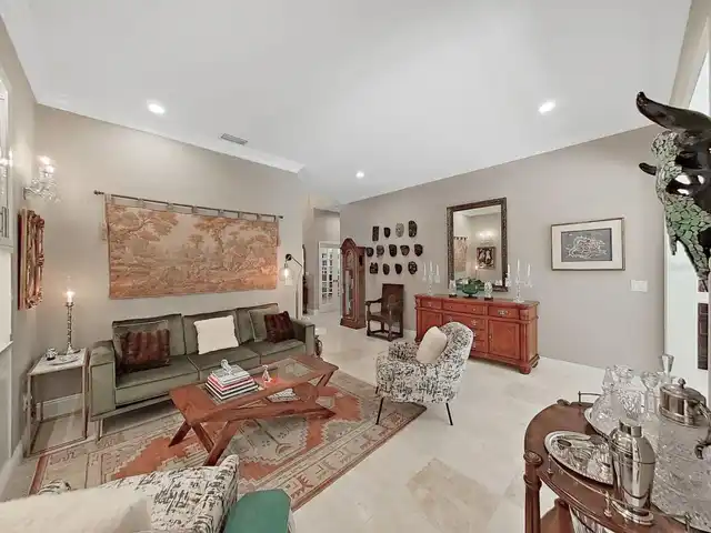 Listing Photo 10