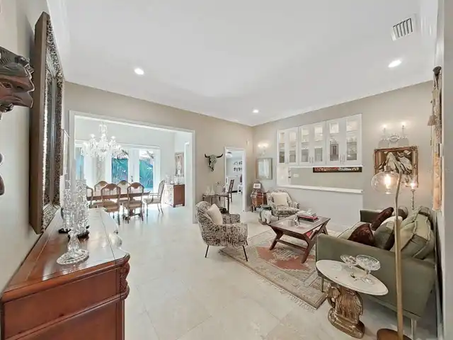 Listing Photo 12