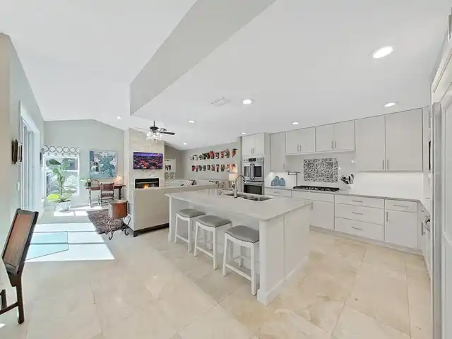 Listing Photo 17