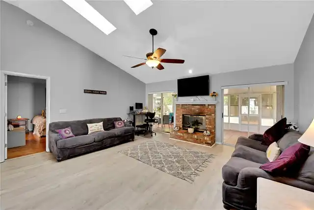 Listing Photo 22