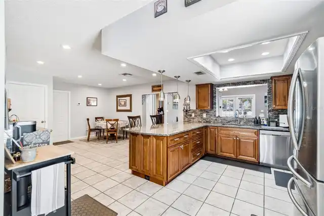 Listing Photo 11