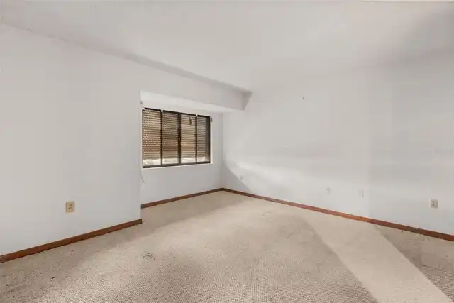 Listing Photo 28