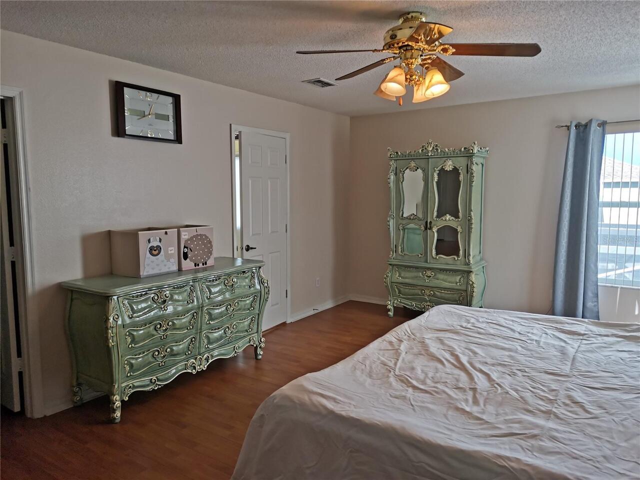 Listing Photo 8