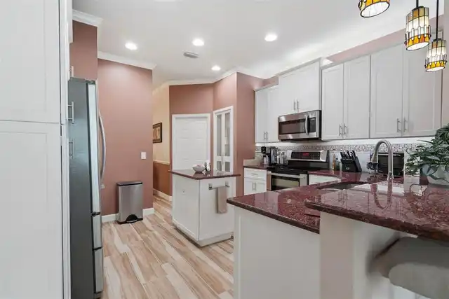 Listing Photo 16