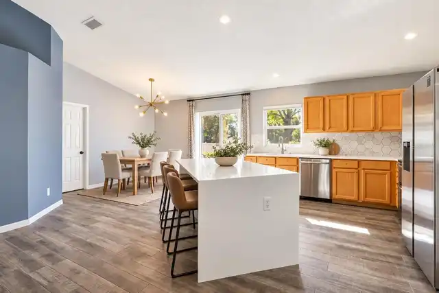 Listing Photo 10