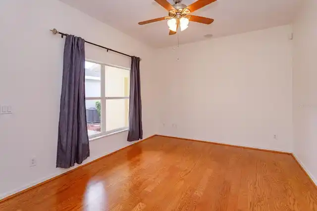 Listing Photo 10