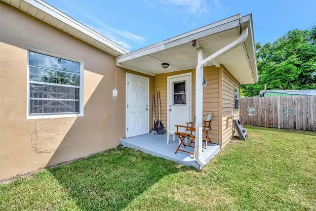 Listing Photo 11
