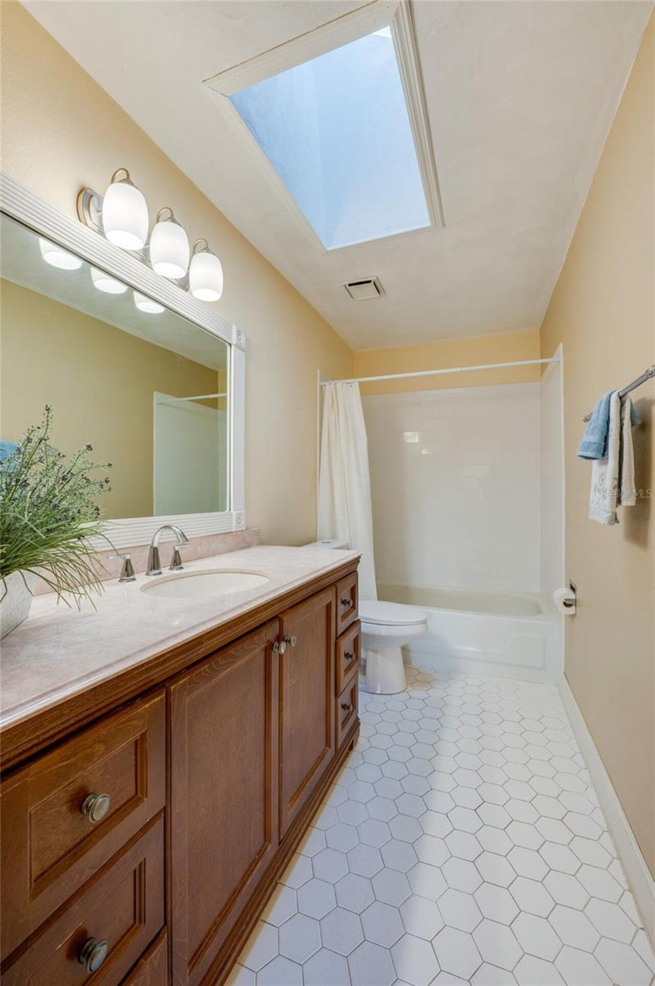 Listing Photo 22