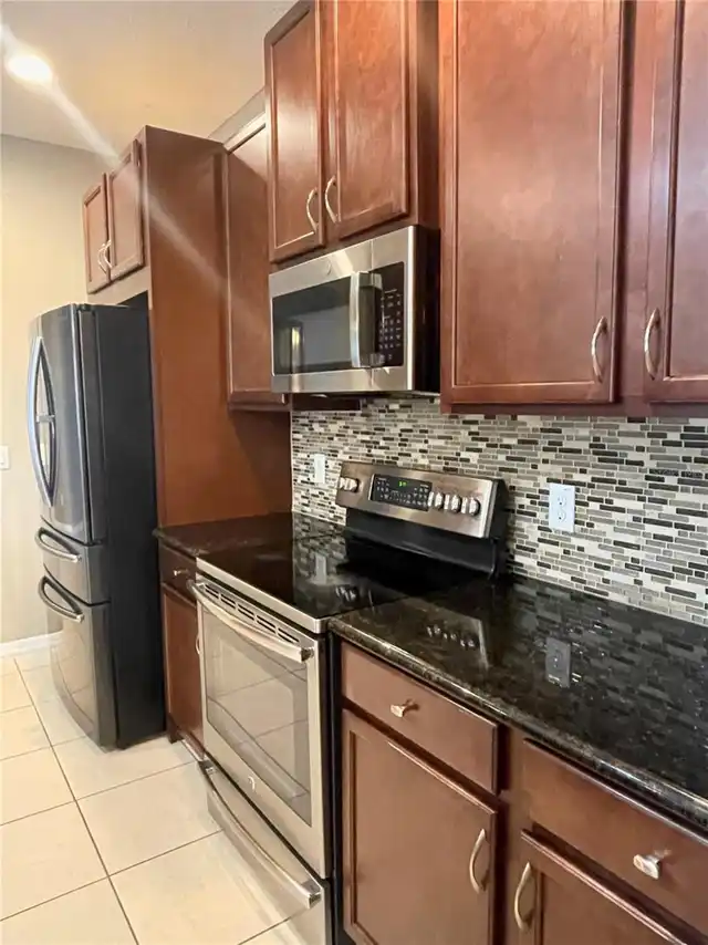 Listing Photo 9