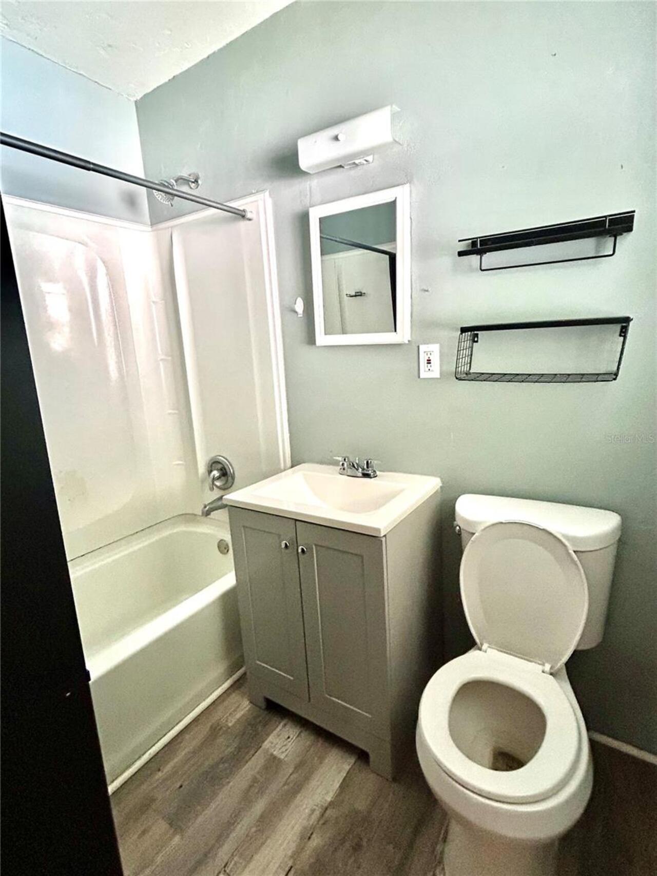 Listing Photo 8