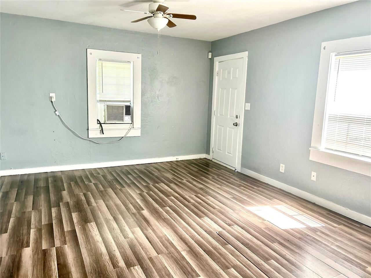 Listing Photo 8