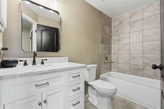 Listing Photo 12
