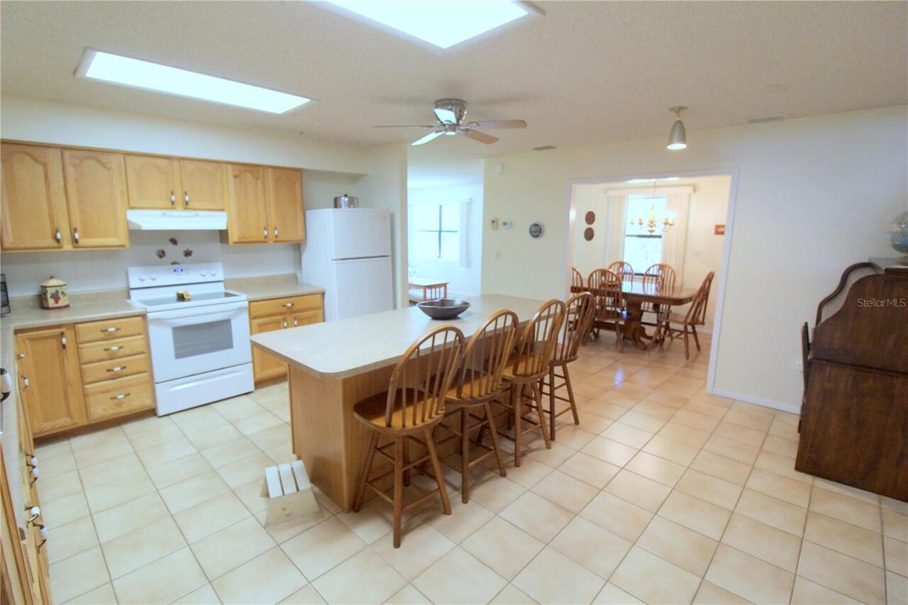Listing Photo 12