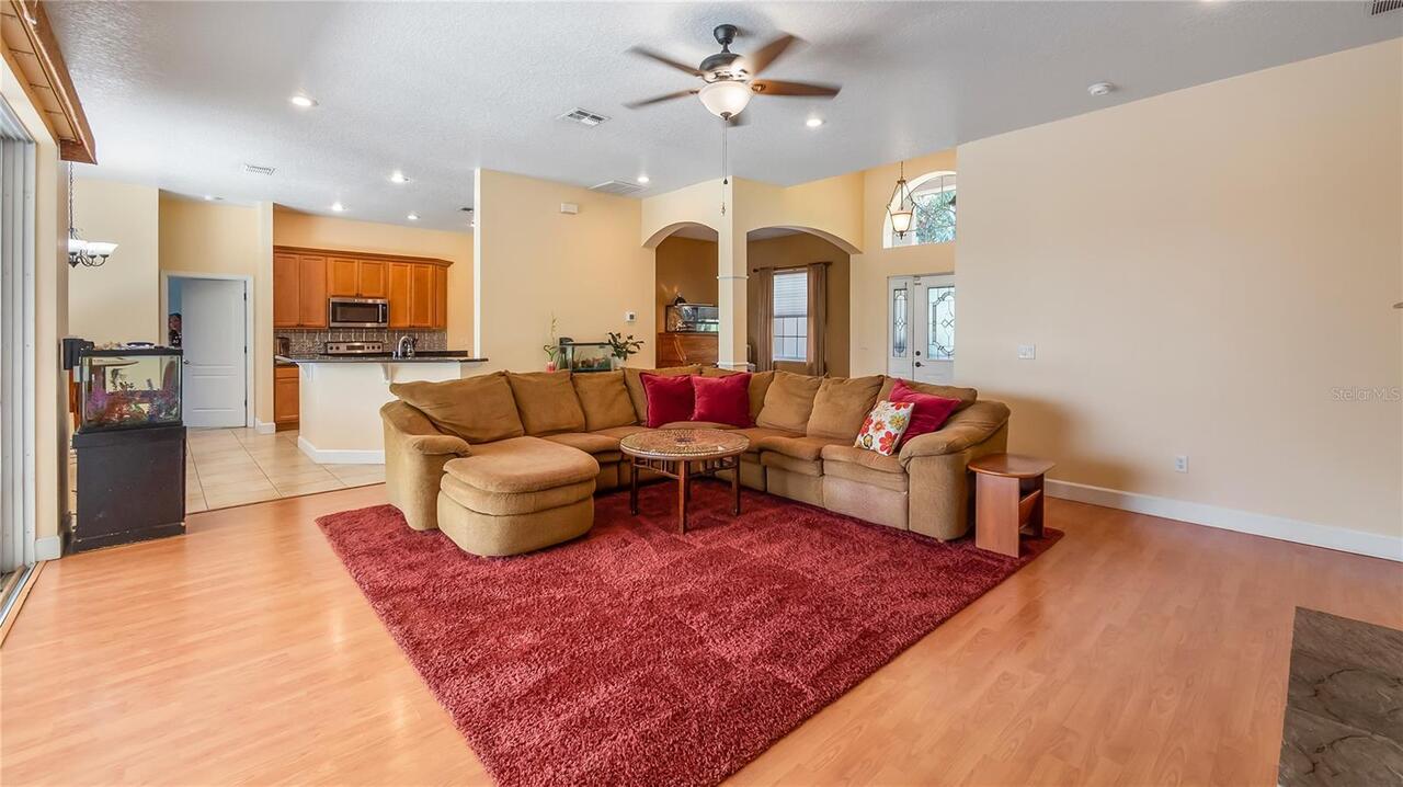 Listing Photo 11