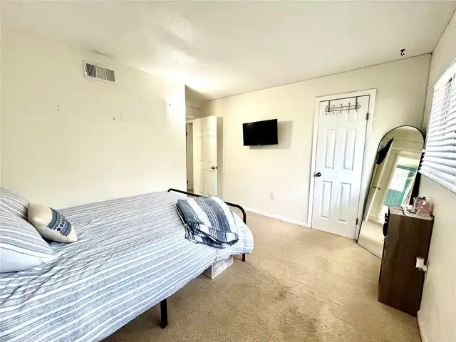 Listing Photo 14
