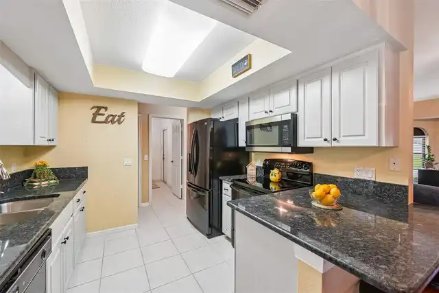 Listing Photo 12