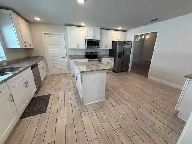 Listing Photo 14