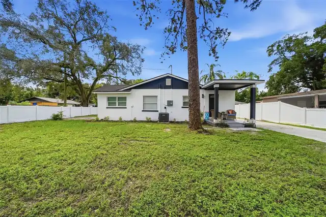 Listing Photo 10