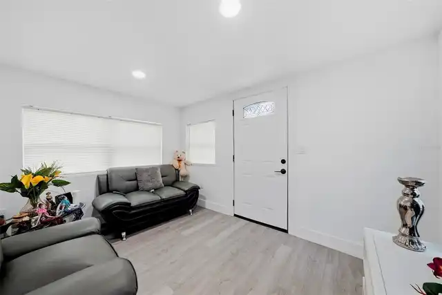 Listing Photo 14