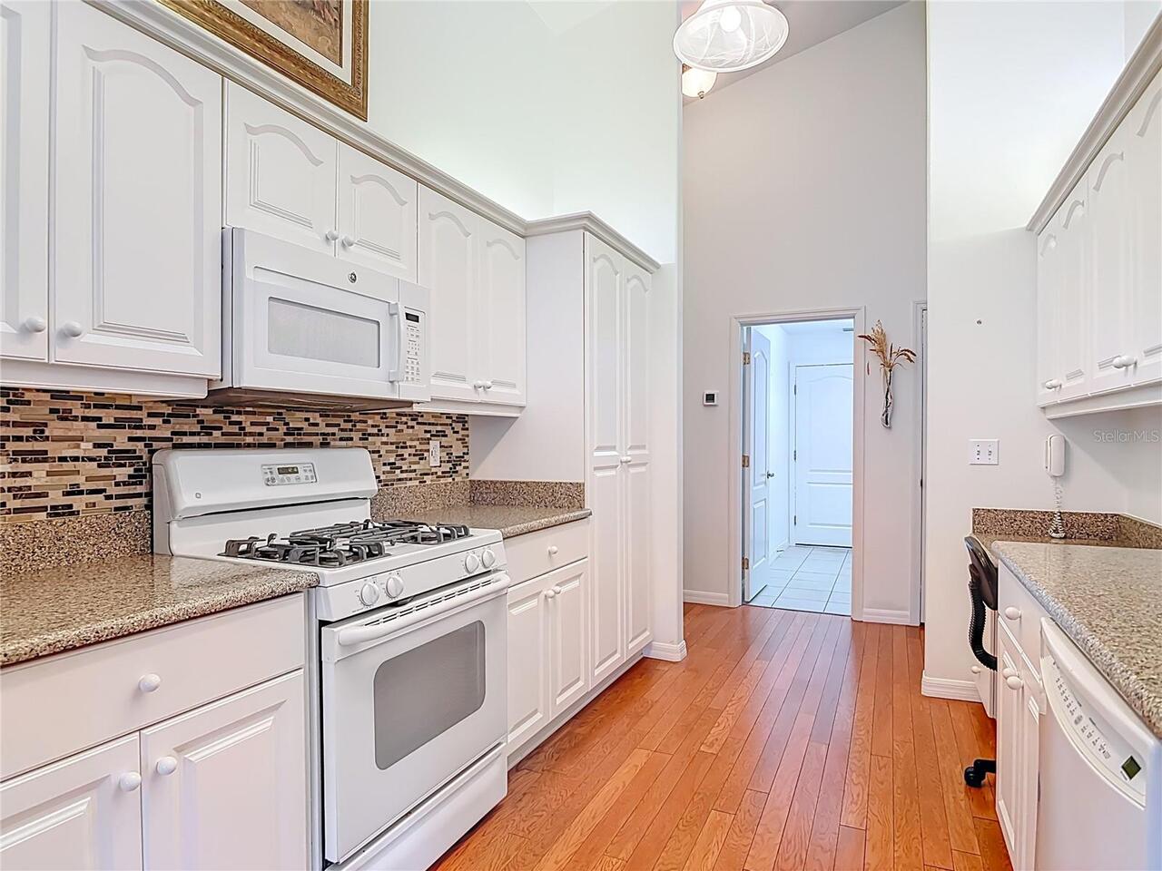 Listing Photo 17