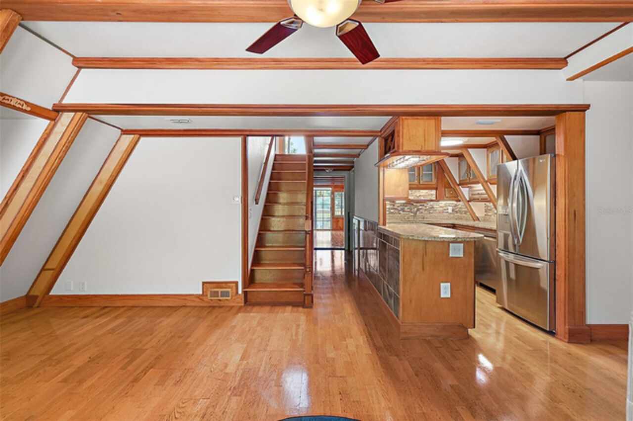 Listing Photo 8