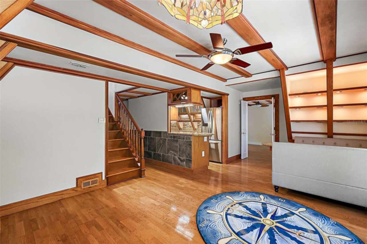 Listing Photo 10
