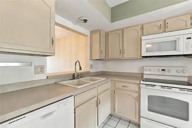 Listing Photo 7