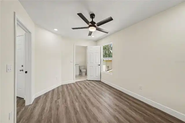 Listing Photo 24