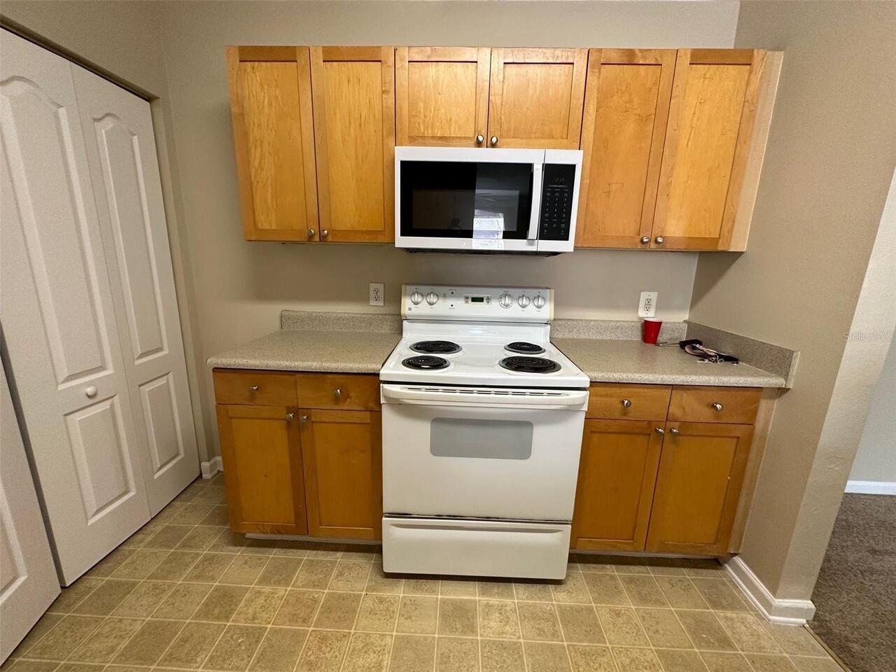 Listing Photo 8