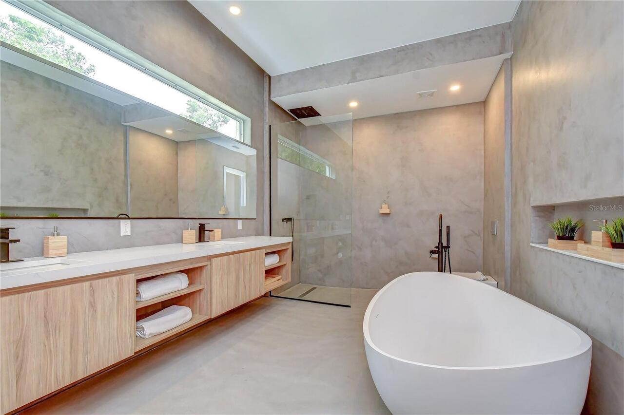 Listing Photo 25