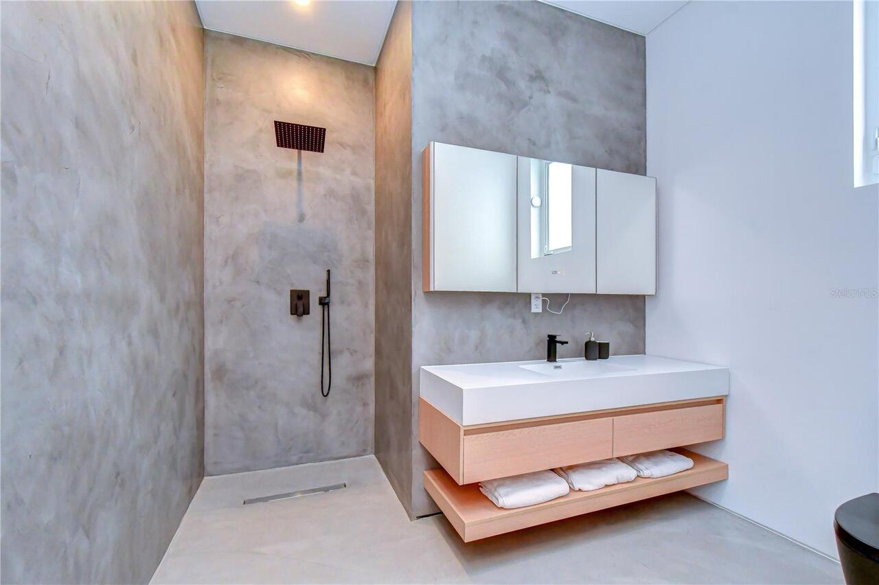 Listing Photo 33