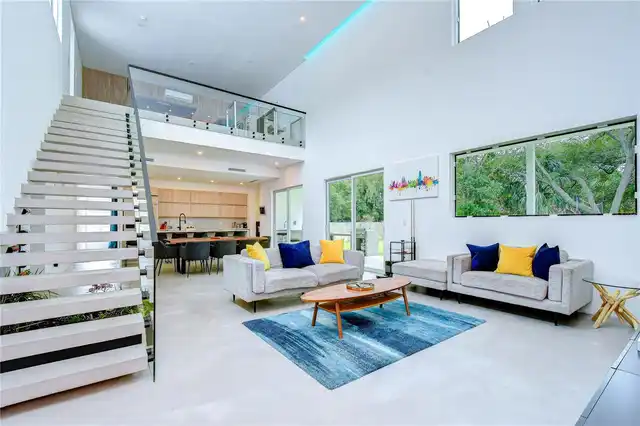 Listing Photo 6