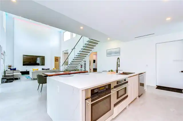Listing Photo 17